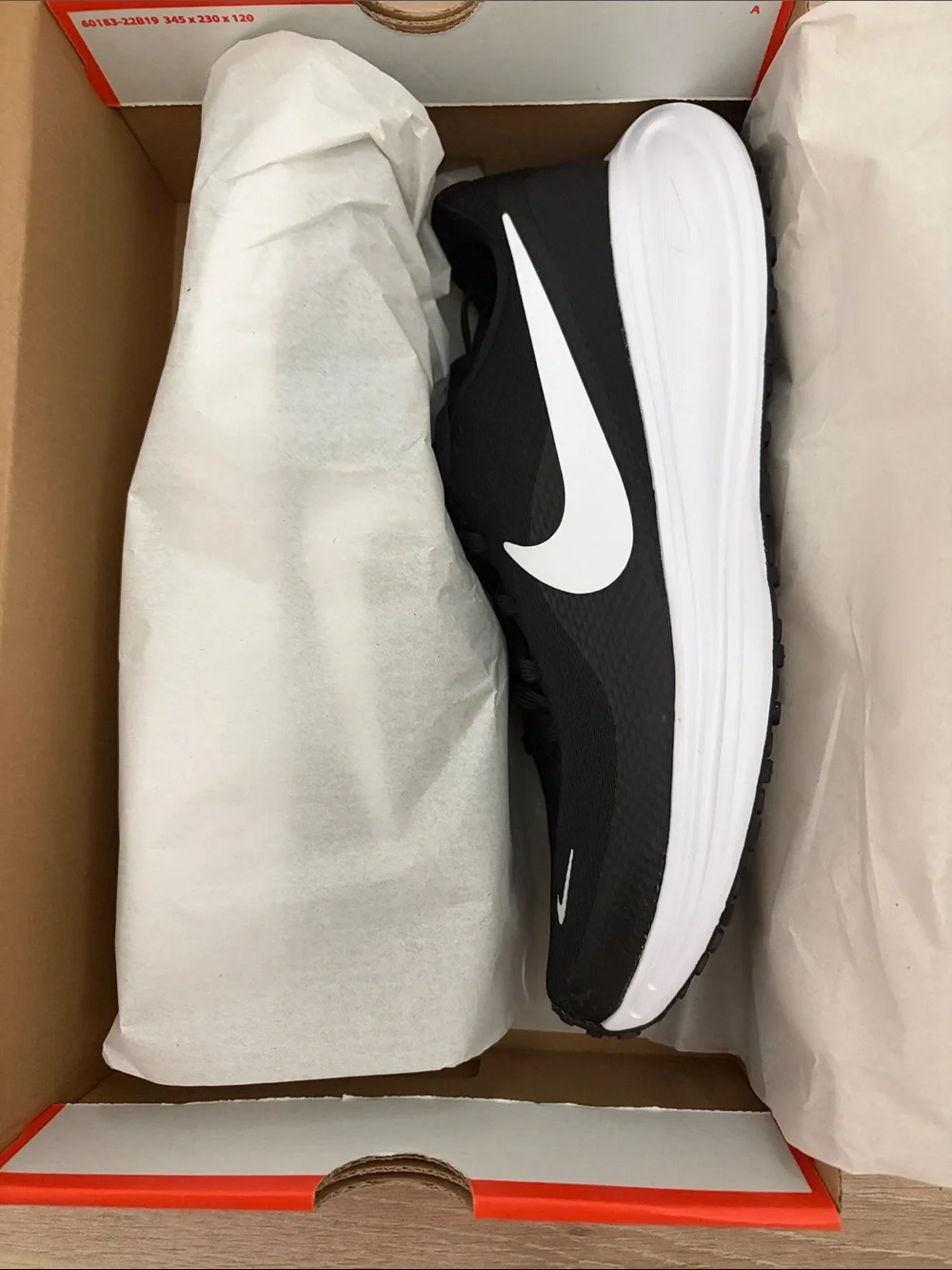 Nike Revolution 8 Men's Road Running Shoes Brand new in box size 11.